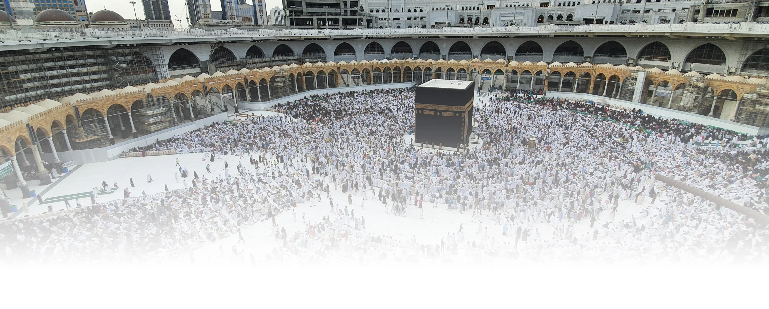 tips menghadapi cuaca panas saat umroh,