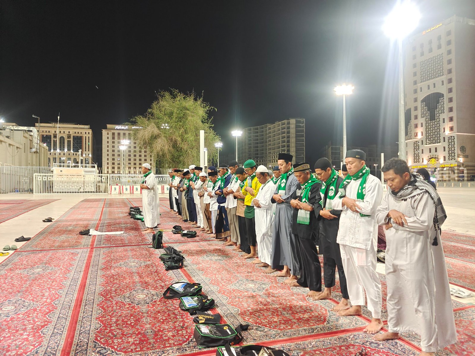 filter: 0; fileterIntensity: 0.0; filterMask: 0; module: photo;
hw-remosaic: false;
touch: (-1.0, -1.0);
modeInfo: ;
sceneMode: 4194304;
cct_value: 4100;
AI_Scene: (-1, -1);
aec_lux: 268.6247;
aec_lux_index: 0;
hist255: 0.0;
hist252~255: 0.0;
hist0~15: 0.0;
albedo: ;
confidence: ;
motionLevel: 0;
weatherinfo: null;
temperature: 34;